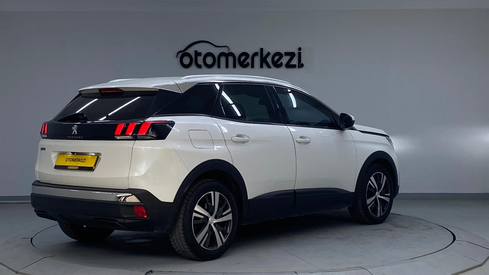 PEUGEOT 3008 10